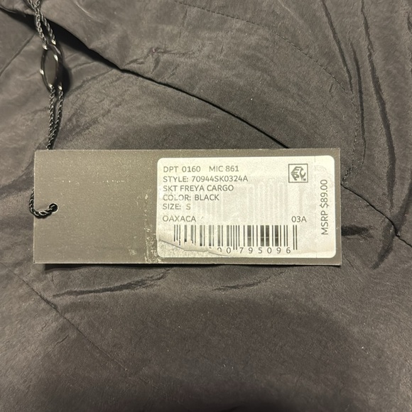 Gianni Bini Freya Nylon Cargo Skirt - Picture 5 of 7